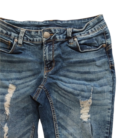 Distressed jeans - Picture 2 of 5